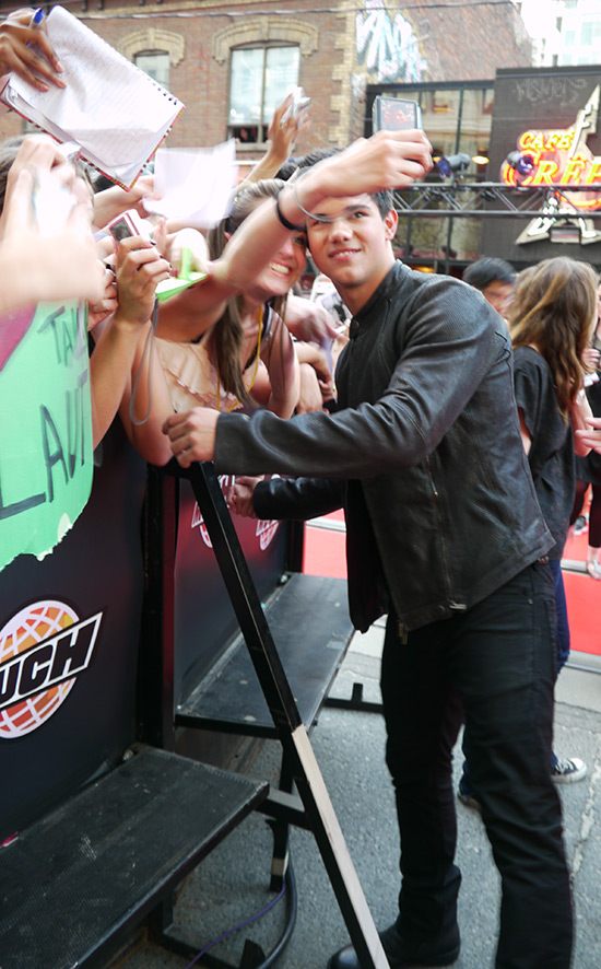 Taylor Lautner Photo